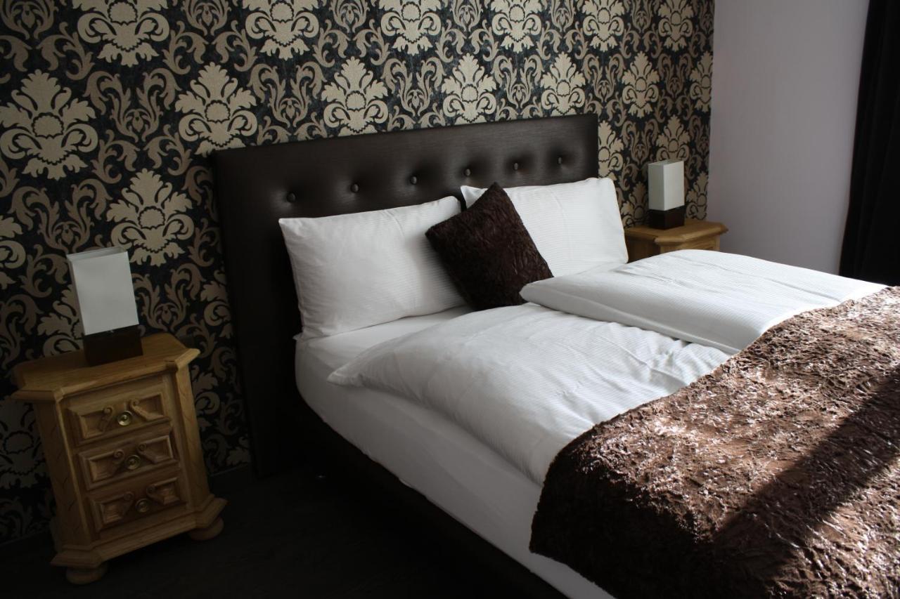 מונטיי Hotel De La Gare מראה חיצוני תמונה