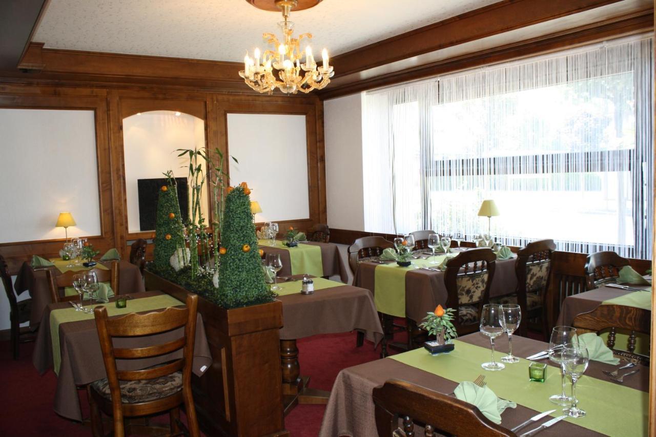 מונטיי Hotel De La Gare מראה חיצוני תמונה
