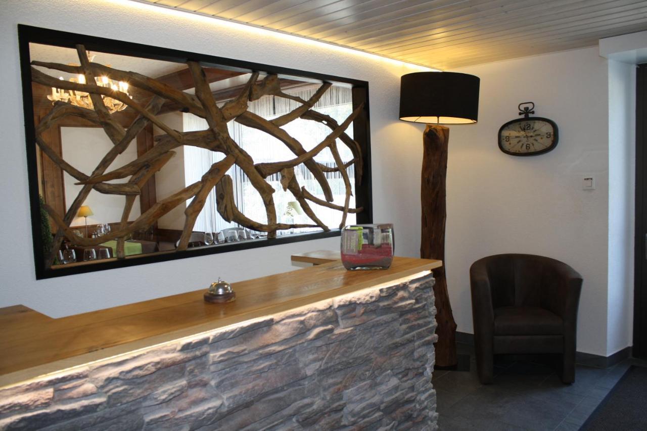 מונטיי Hotel De La Gare מראה חיצוני תמונה