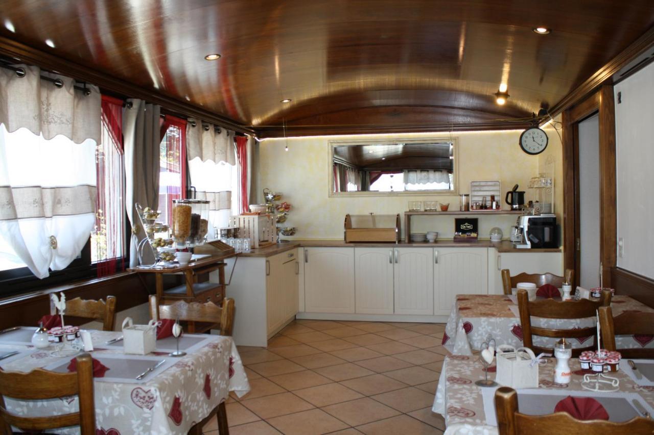 מונטיי Hotel De La Gare מראה חיצוני תמונה