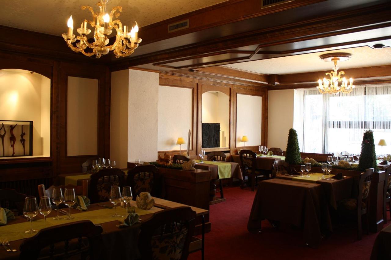 מונטיי Hotel De La Gare מראה חיצוני תמונה