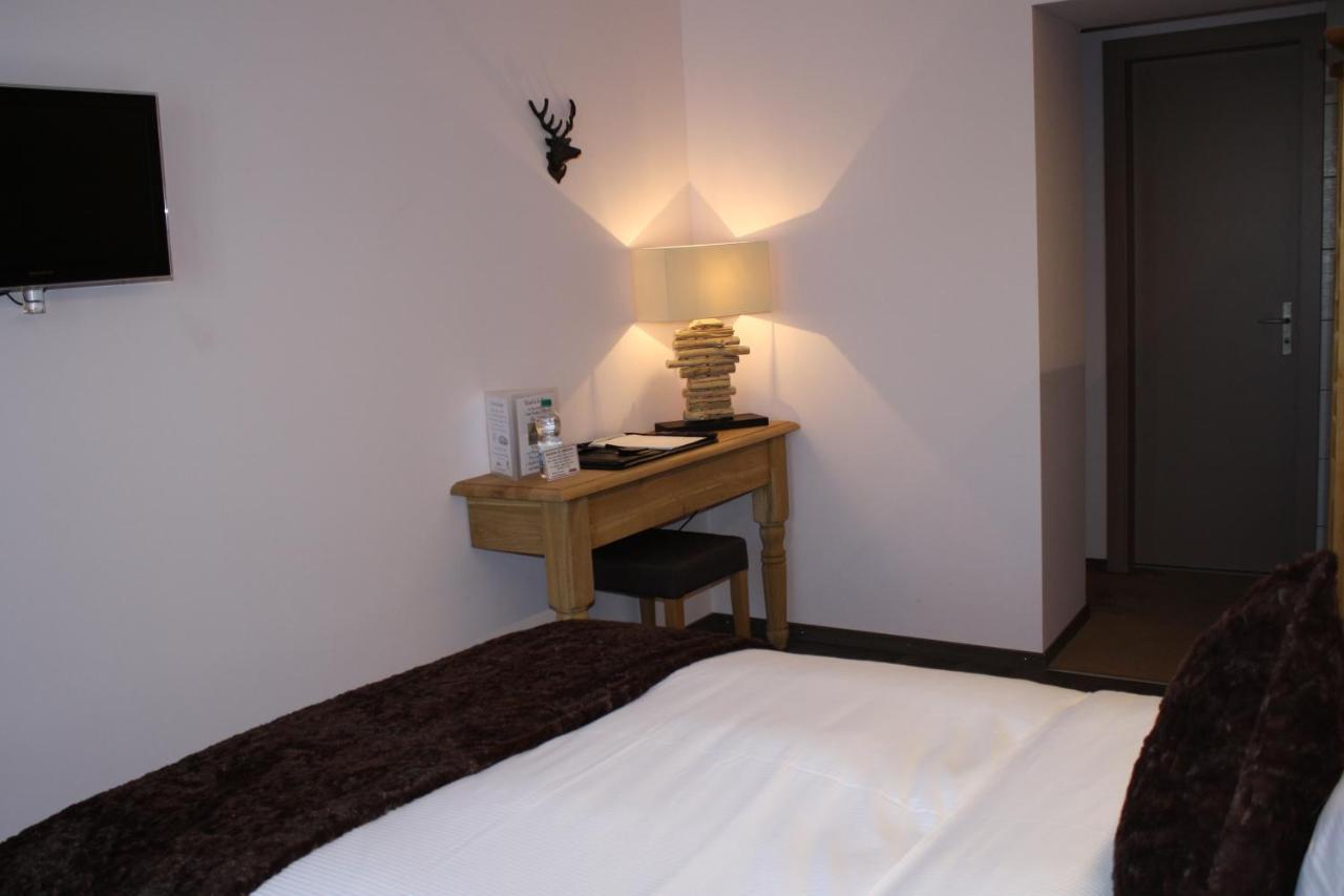 מונטיי Hotel De La Gare מראה חיצוני תמונה